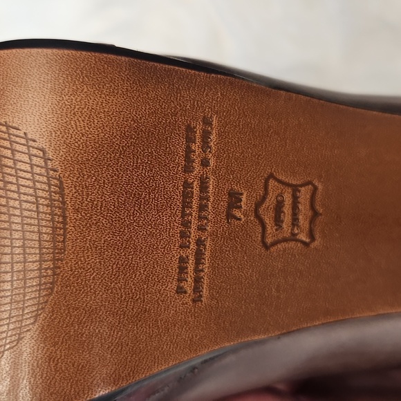 NWOT. Max Studio whipstitch peep toe high heels sz.7 - Picture 7 of 10